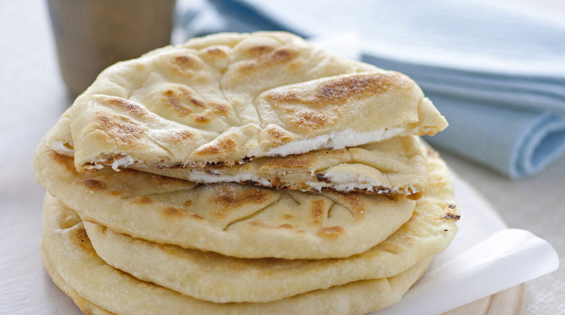 Pane naan al formaggio