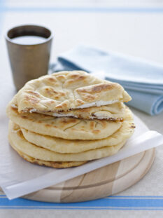 Pane naan al formaggio