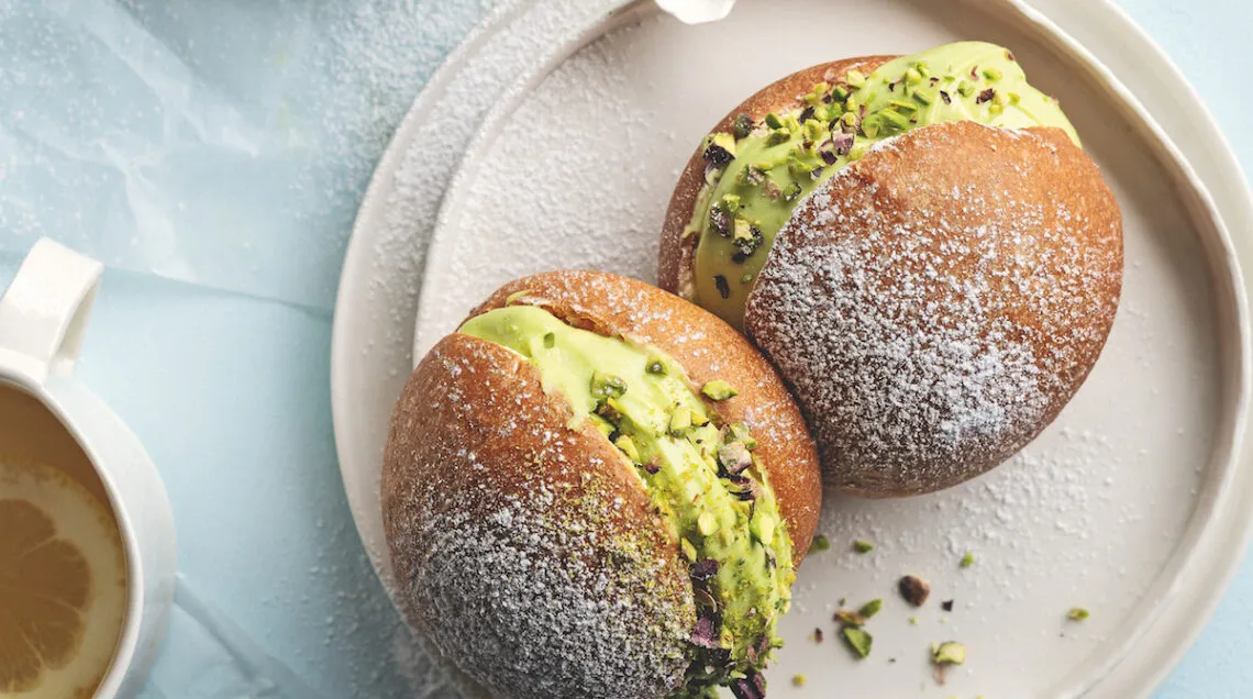 Brioche con crema al pistacchio