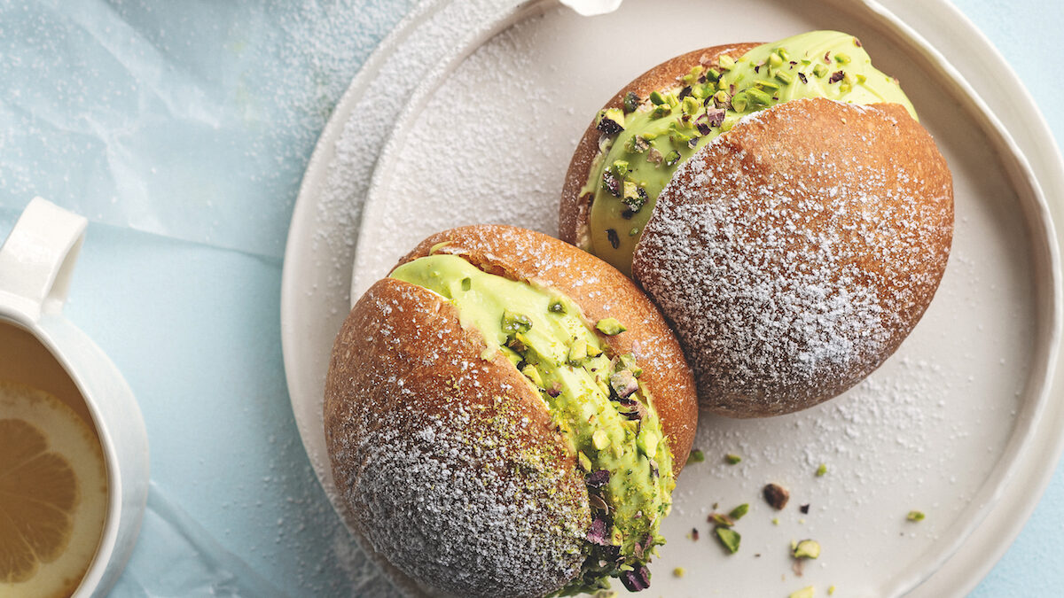 Brioche con crema al pistacchio
