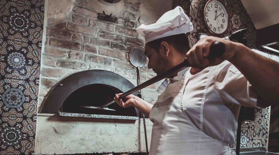 PIZZA FORNO A MEZZALUNA
