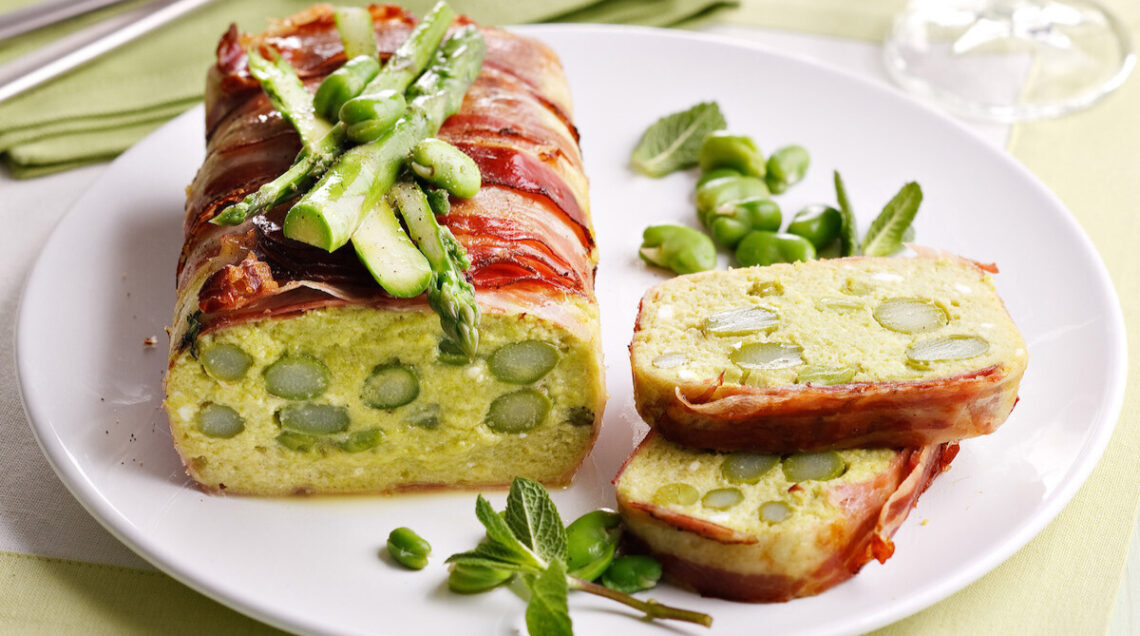 Terrina di fave e asparagi con pancetta e menta