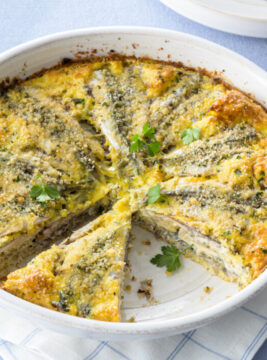 Tortiera di alici con le uova