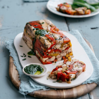 Aspic di pollo e peperoni al mirto