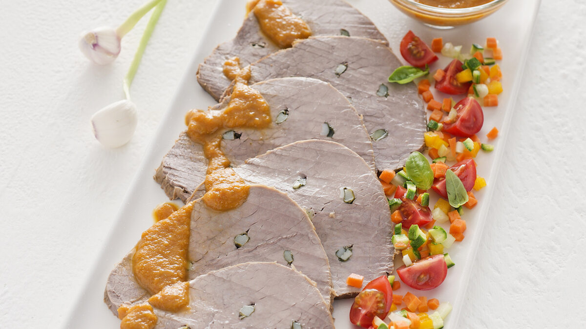 Girello di manzo al basilico con verdure estive