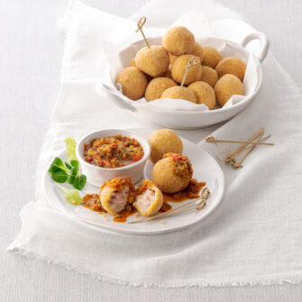 Fritto di besciamella spagnola con sugo ai peperoni