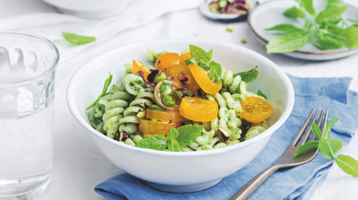 Fusilli con pesto di spinacini e zenzero