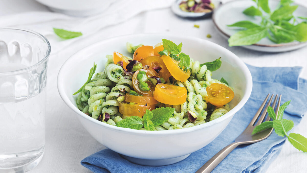 Fusilli con pesto di spinacini e zenzero