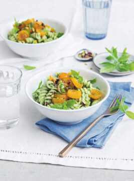 Fusilli con pesto di spinacini e zenzero