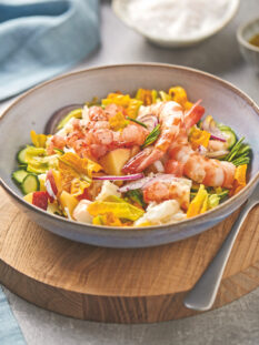 Insalata di crostacei cotti e crudi con pesca