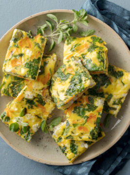 Frittata al forno con verdure e feta