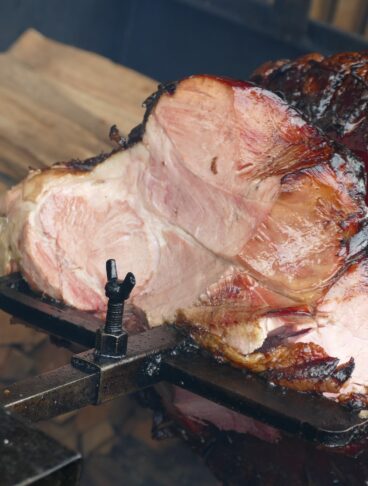 Prague_Ham_(Pražská_šunka)_at_a_food_stall_05_PH_Kritzolina
