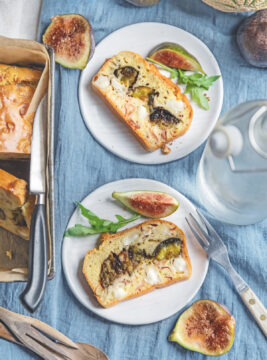 Cake con fichi, formaggio di capra e prosciutto