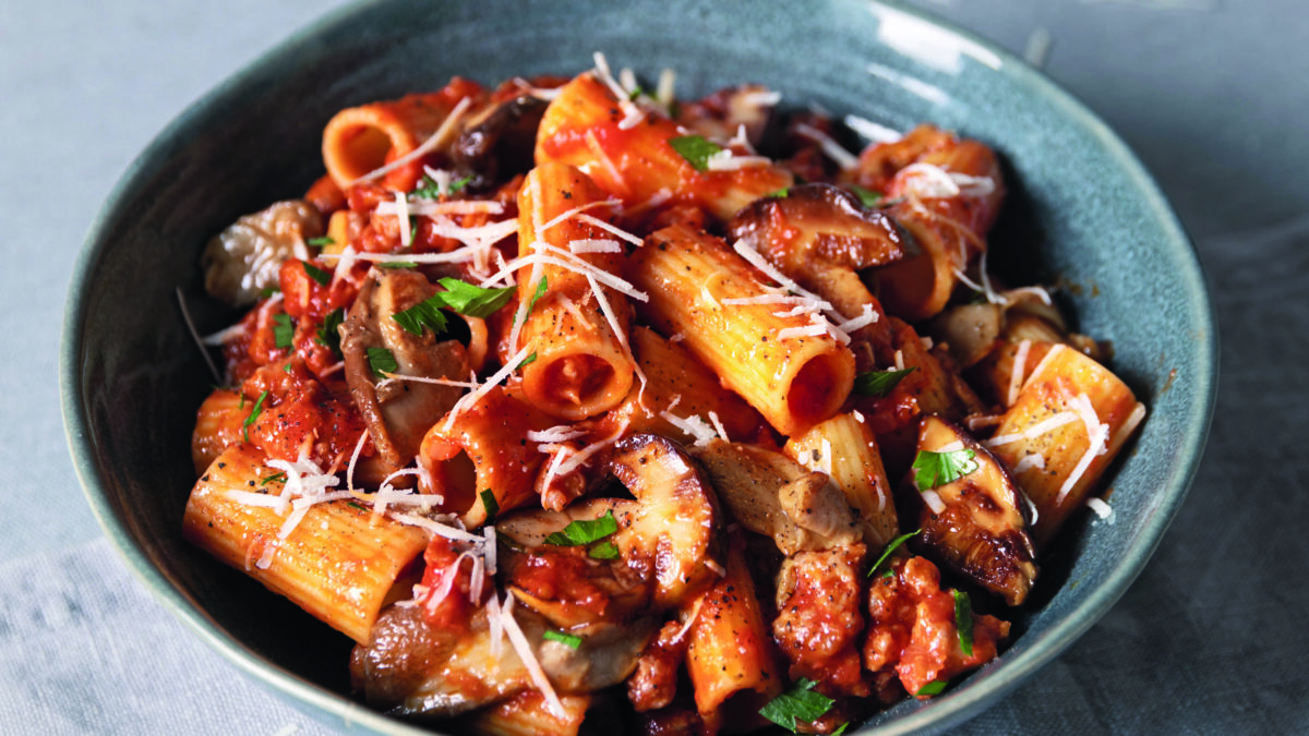 Tortiglioni ai funghi e salsiccia