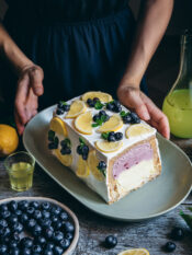 Torta senza cottura con crema al lemon curd e mirtilli