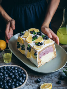 Torta senza cottura con crema al lemon curd e mirtilli