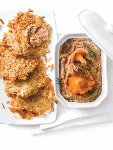 Pâté di finferli alle erbe e noci con rösti croccanti