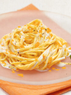 Tagliolini alla panna e basilico