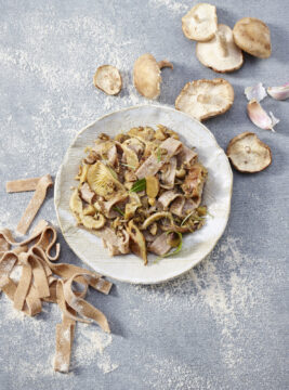 Pappardelle di farro con castagne, funghi e rosmarino