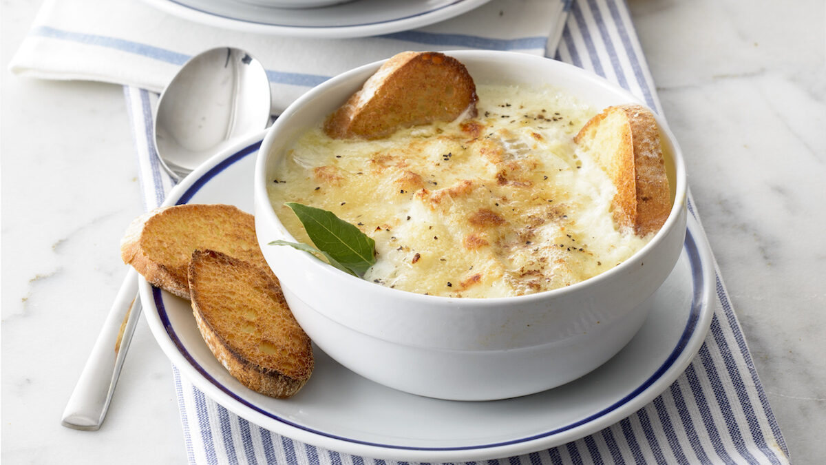 Zuppetta con merluzzo, pane e cipolle al latte