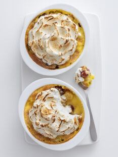 Gratin di uva e zabaione in crosta di meringa