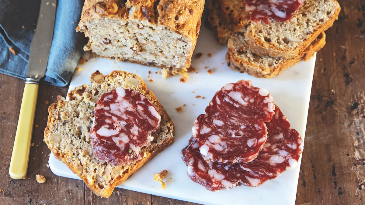 Plumcake con provolone e salame piacentino