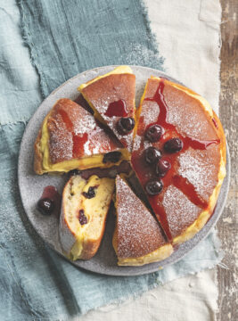 Torta krapfen con crema pasticciera