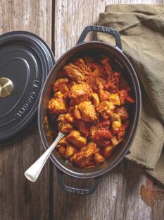 maiale in umido con porcini