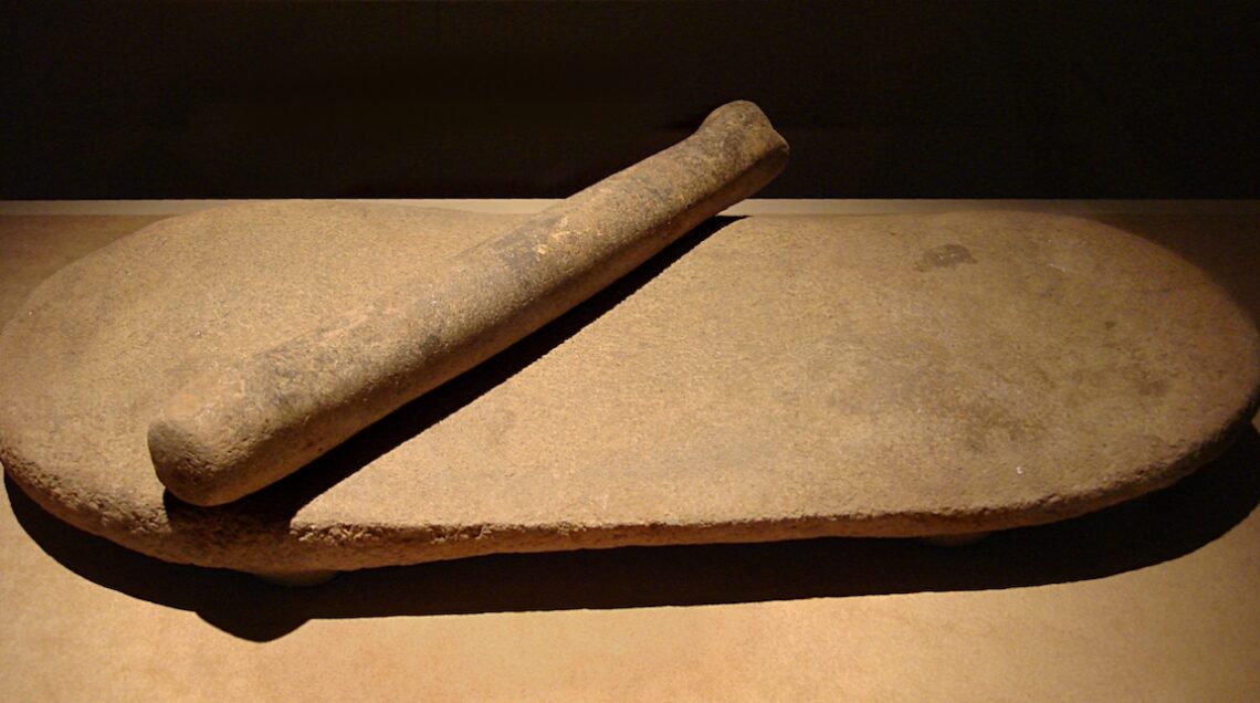 Ancient_China_millstone_and_roller