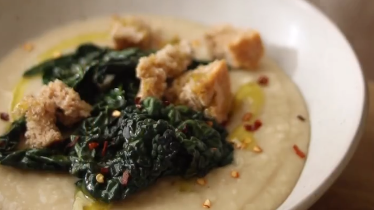 Crema di fagioli cannellini con cavolo nero e crostini