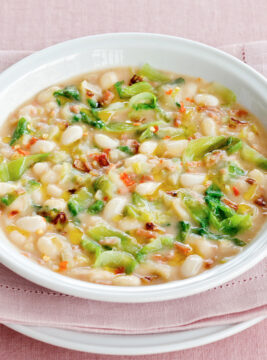 ZUPPA DI FAGIOLI ZOLFINI E SCAROLA