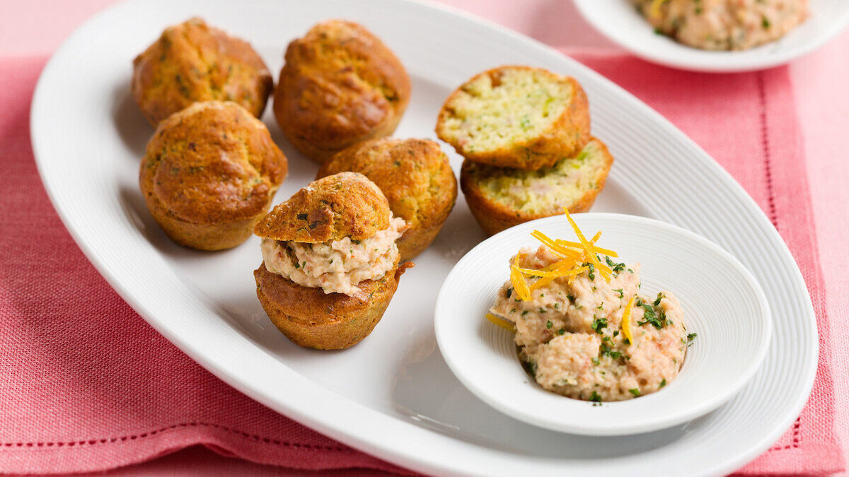 Muffin al tonno e pistacchi con mousse di branzino