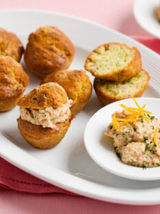 MUFFIN AL TONNO E PISTACCHI CON MOUSSE DI BRANZINO