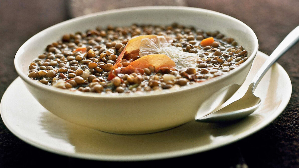 Zuppa di lenticchie al profumo di cumino e limone