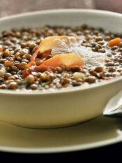 Zuppa di lenticchie al profumo di cumino e limone