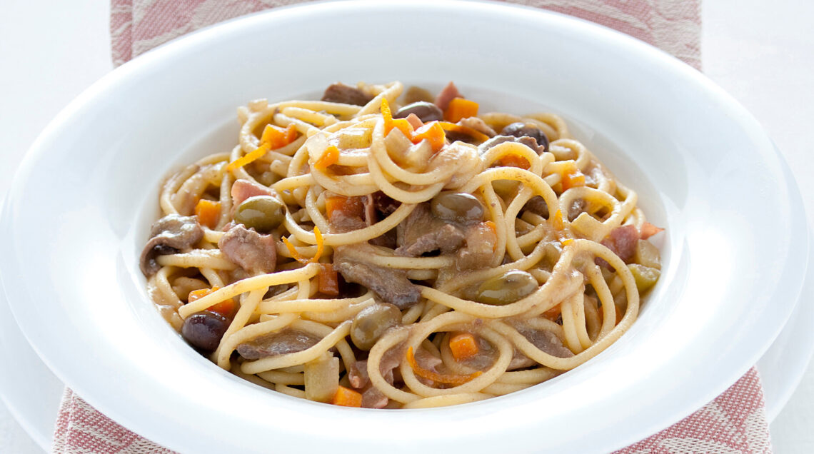 Bigoli al ragù di anatra con arancia