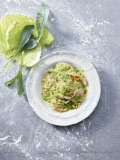 Ravioli di farro e patate dolci con pesto di cavolo