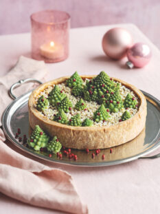 Torta di alberelli al gorgonzola e cavolo romanesco