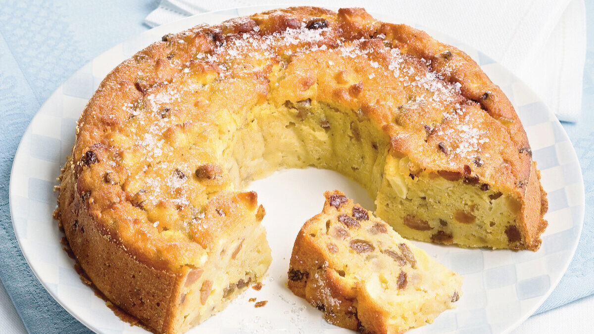 Ciambella veneta con mela uvetta e canditi