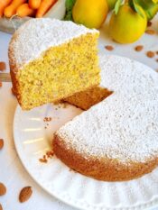 TORTA SOFFICE ARANCE, CAROTE E MANDORLE