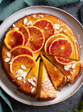 Torta di mandorle ai semi di finocchio e vaniglia