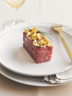 Tartare di fassona con fiocchi d'oro