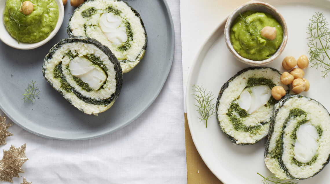 Rotolo di merluzzo, baccalÃ  e cavolo con crema di ceci