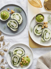 Rotolo di merluzzo, baccalÃ  e cavolo con crema di ceci