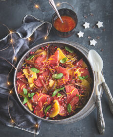 Insalata di agrumi, datteri e melagrana alla cannella