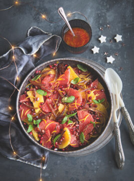 Insalata di agrumi, datteri e melagrana alla cannella