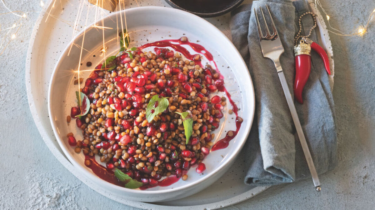Insalata di grano, lenticchie e melagrana
