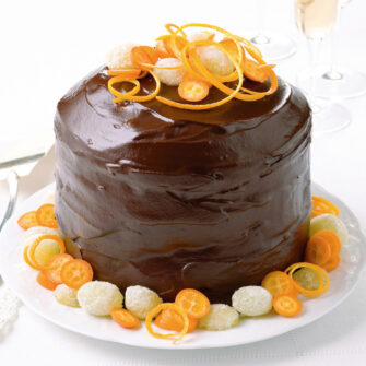 Delizia di panettone farcita e glassata