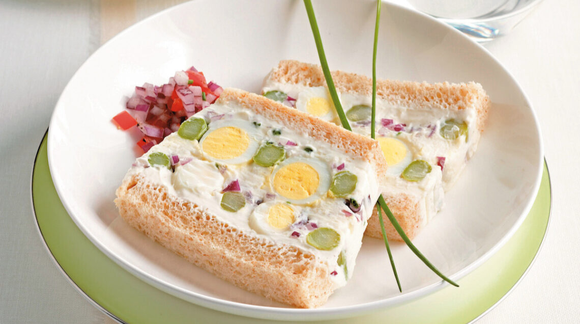 Terrina di robiola, uova e asparagi