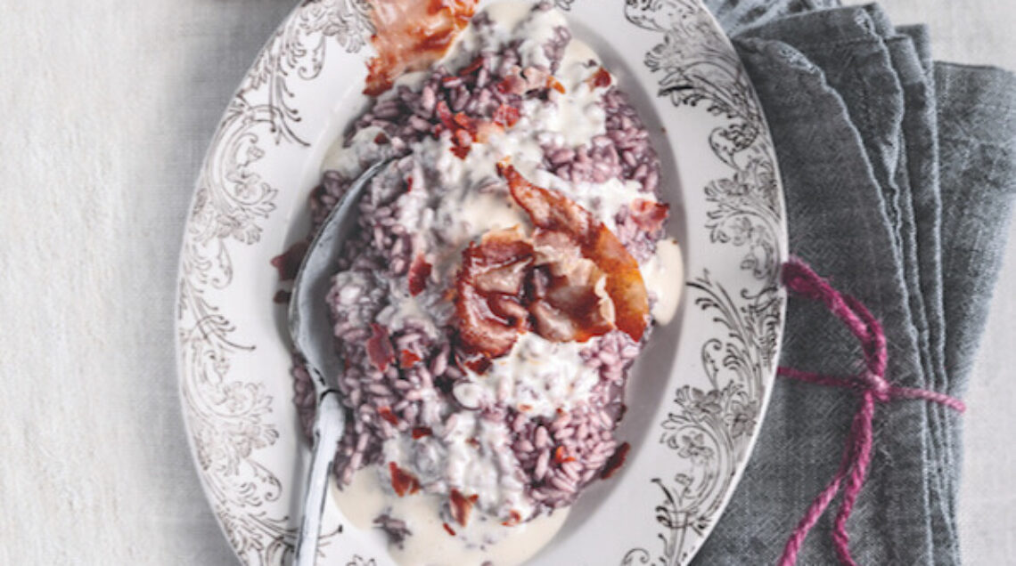 Riso Al Vino Rosso Con Fonduta E Crudo Croccante -